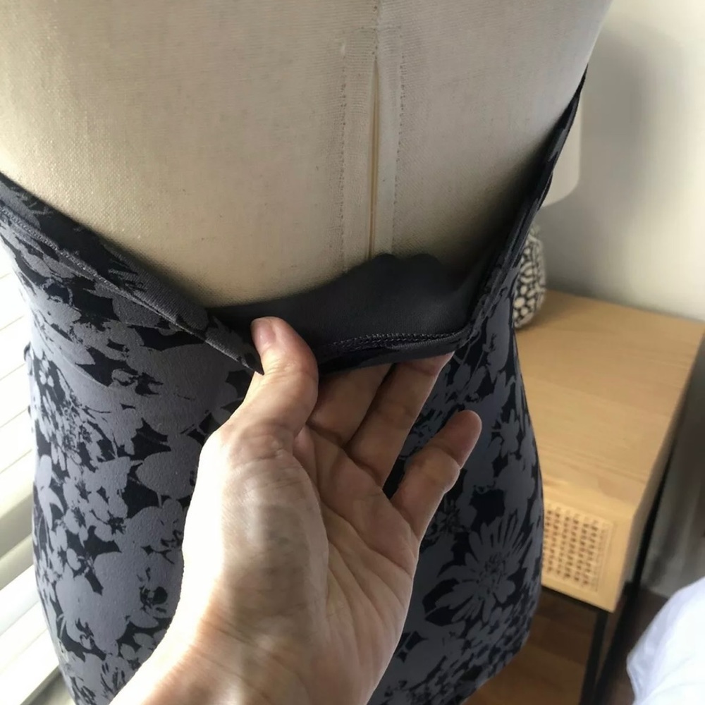 Lululemon All You Do Tank Floral Black / Grey Size 2 - Picture 3 of 6